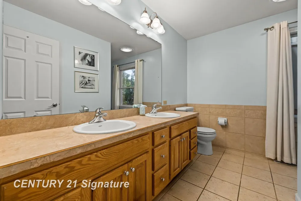 2870 E Nottingham Drive Saginaw Charter Township, MI 48603