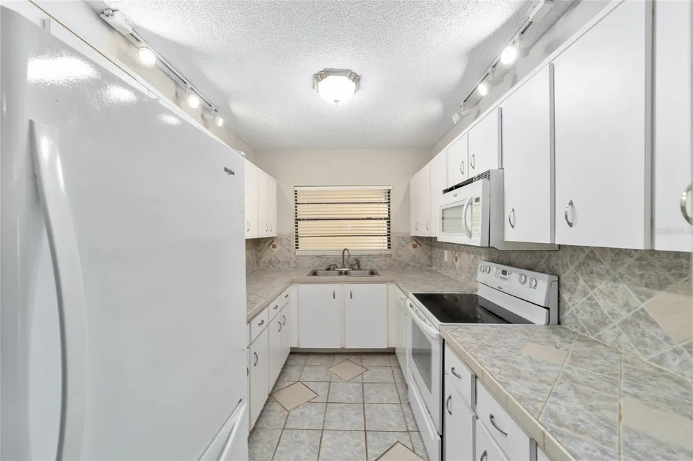 3401 E FORT KING STREET #202 ocala, FL 34470