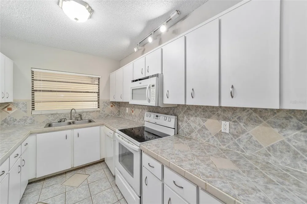 3401 E FORT KING STREET #202 ocala, FL 34470
