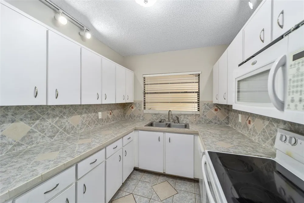 3401 E FORT KING STREET #202 ocala, FL 34470
