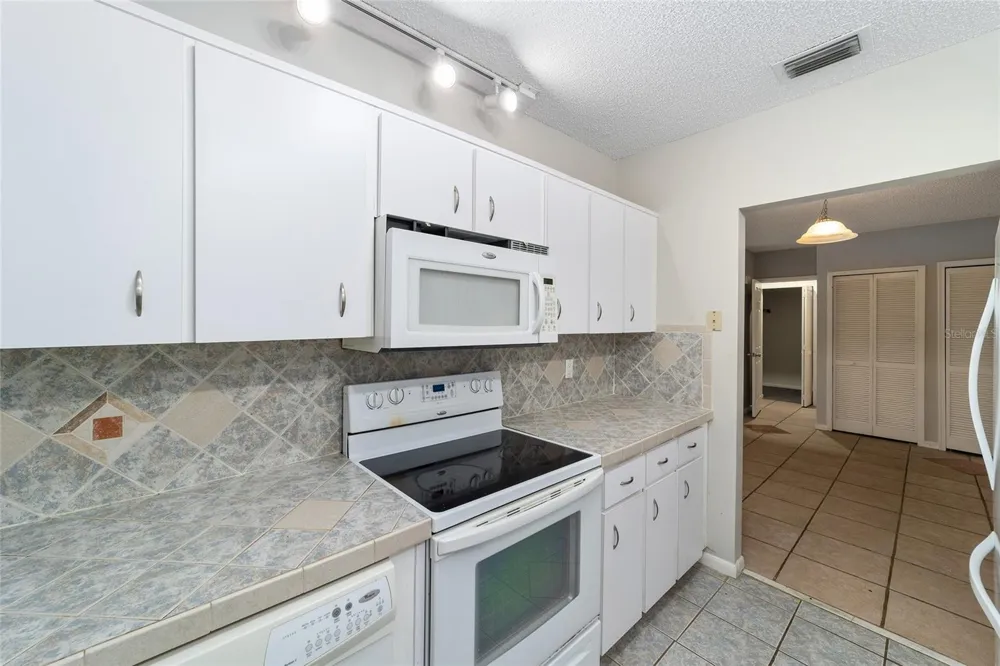 3401 E FORT KING STREET #202 ocala, FL 34470