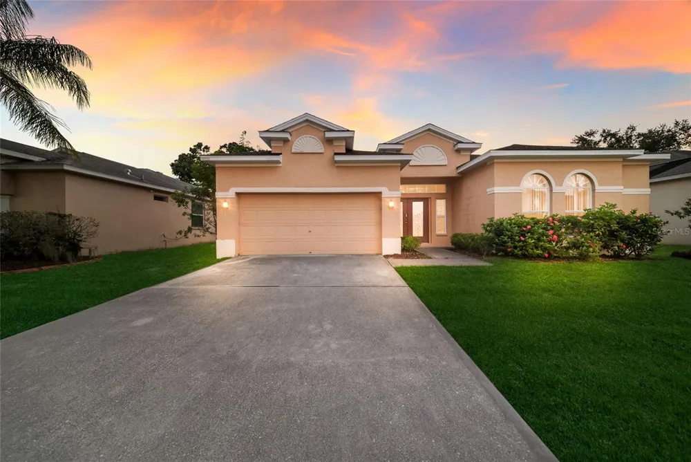 230 41ST STREET NE Bradenton, FL 34208