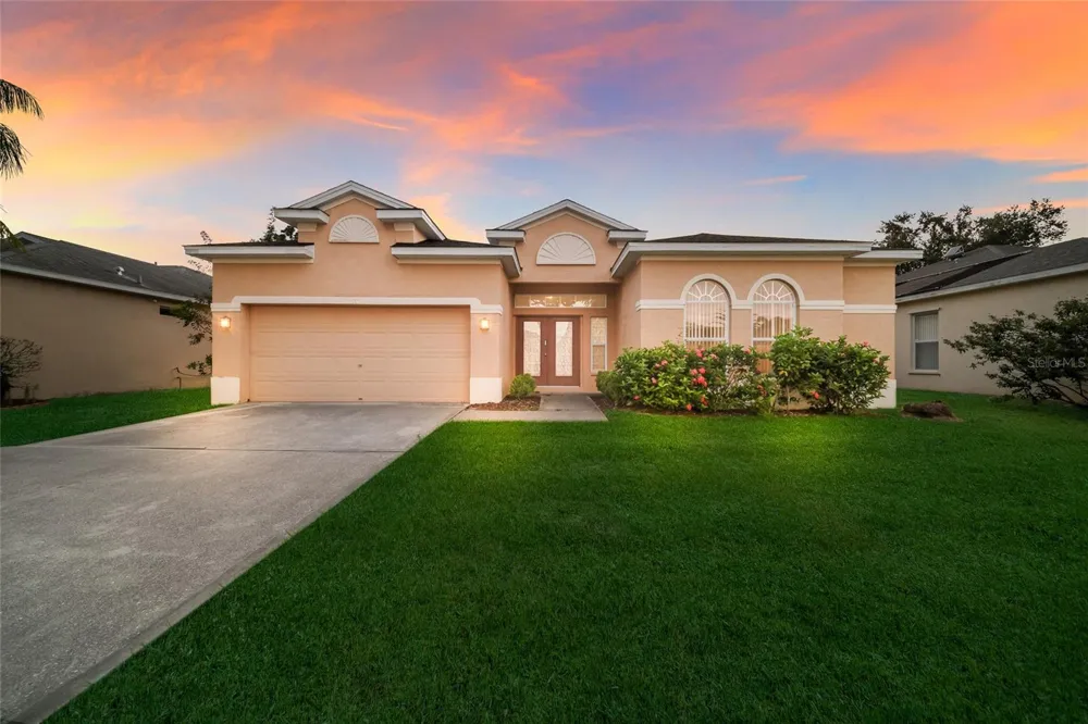 230 41ST STREET NE Bradenton, FL 34208