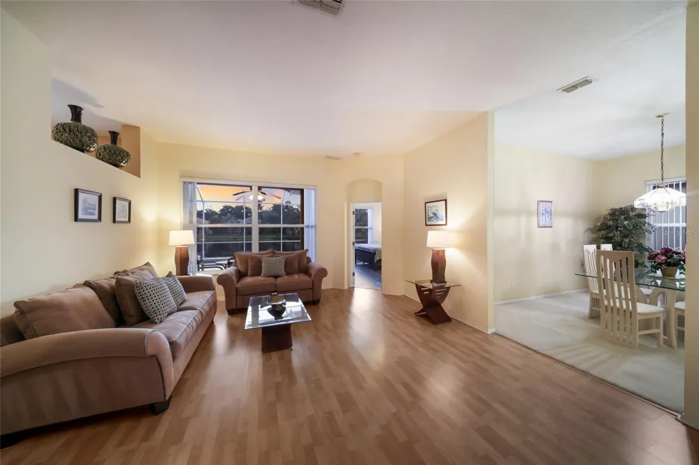 230 41ST STREET NE Bradenton, FL 34208