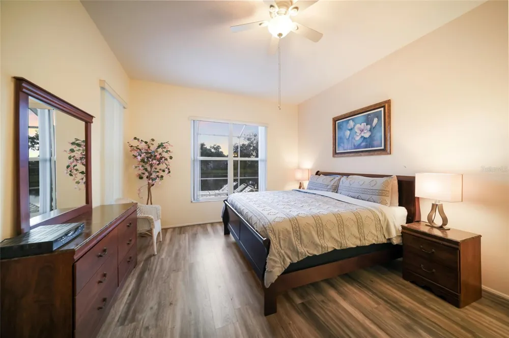 230 41ST STREET NE Bradenton, FL 34208