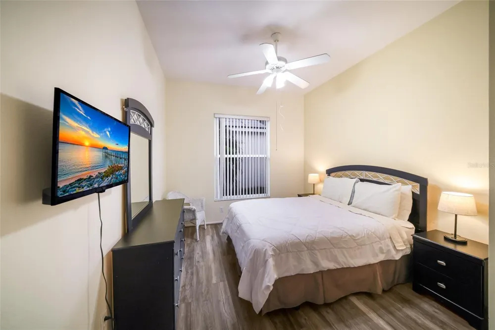 230 41ST STREET NE Bradenton, FL 34208