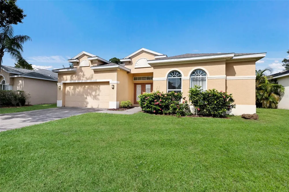 230 41ST STREET NE Bradenton, FL 34208