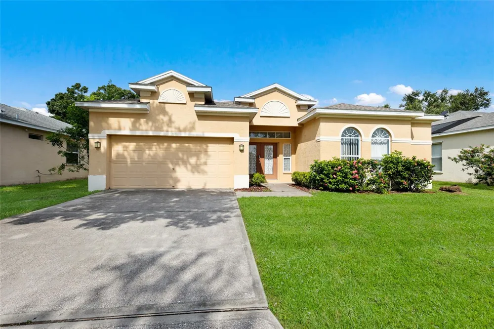 230 41ST STREET NE Bradenton, FL 34208