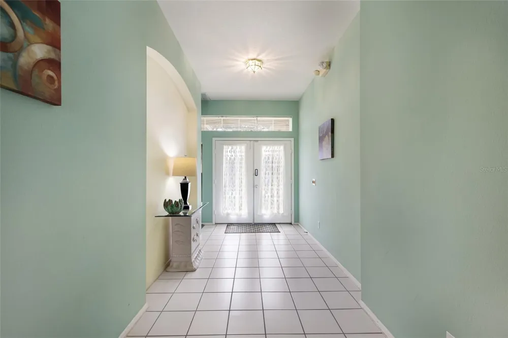 230 41ST STREET NE Bradenton, FL 34208