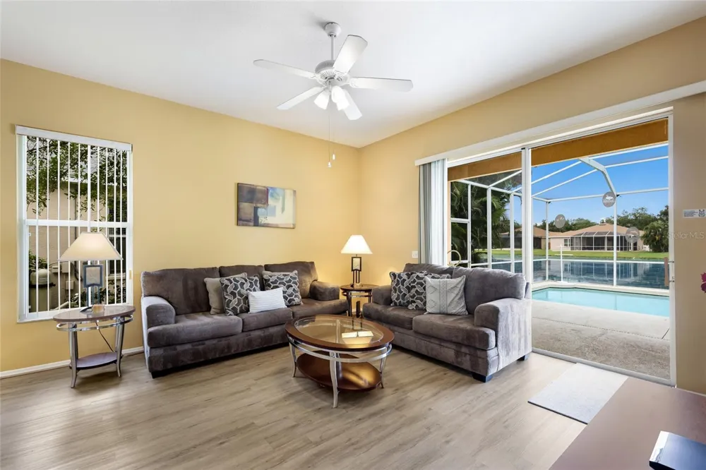 230 41ST STREET NE Bradenton, FL 34208