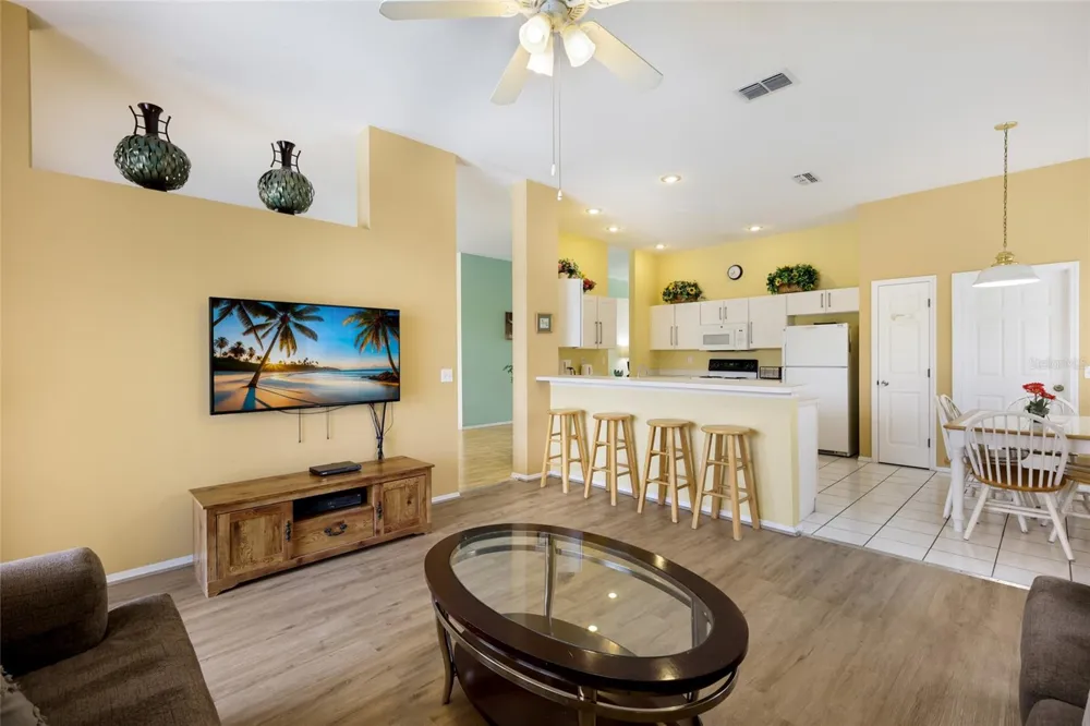230 41ST STREET NE Bradenton, FL 34208