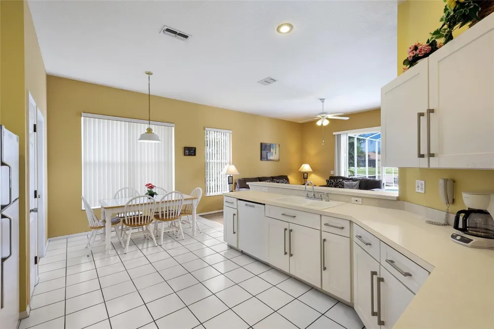 230 41ST STREET NE Bradenton, FL 34208