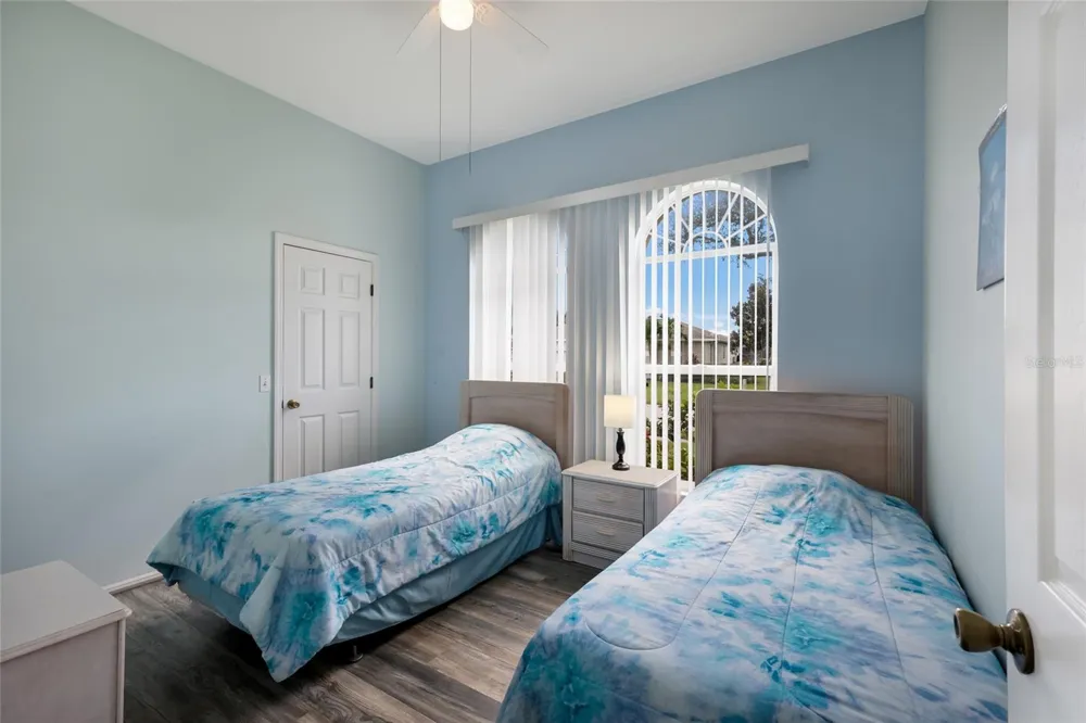 230 41ST STREET NE Bradenton, FL 34208