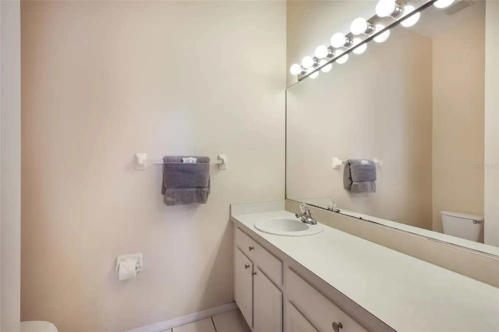230 41ST STREET NE Bradenton, FL 34208