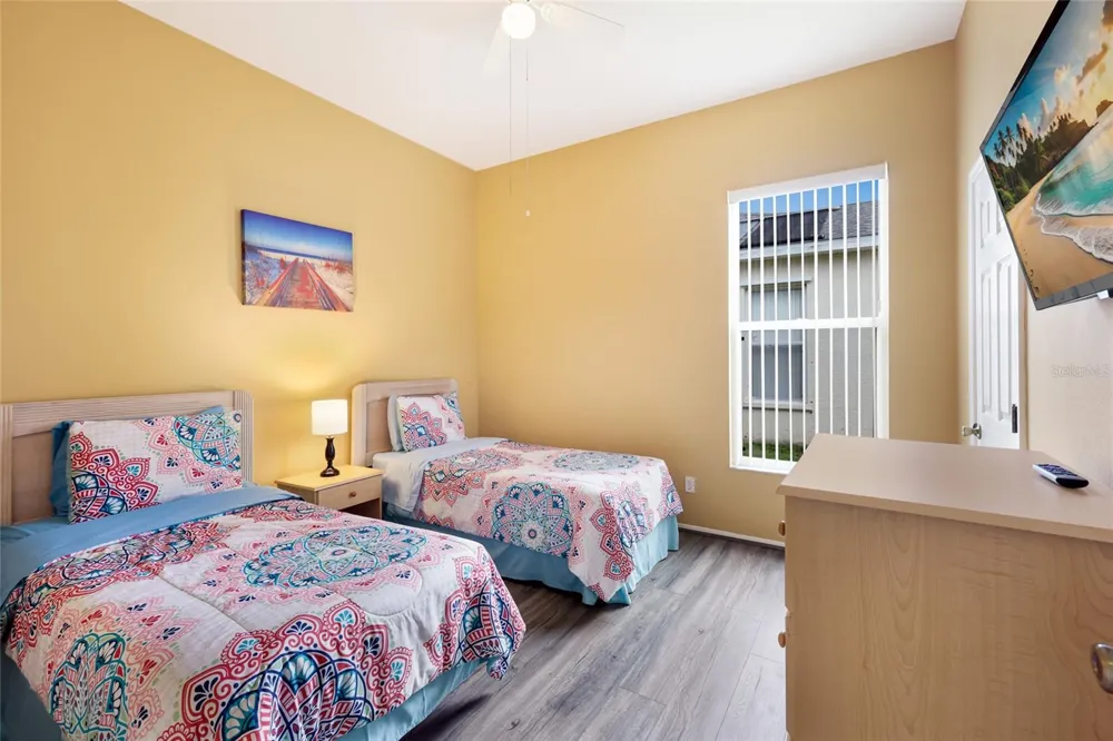 230 41ST STREET NE Bradenton, FL 34208