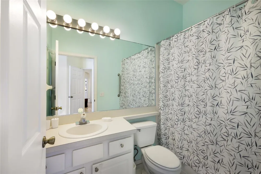 230 41ST STREET NE Bradenton, FL 34208