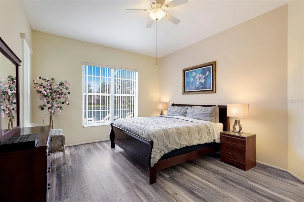 230 41ST STREET NE Bradenton, FL 34208