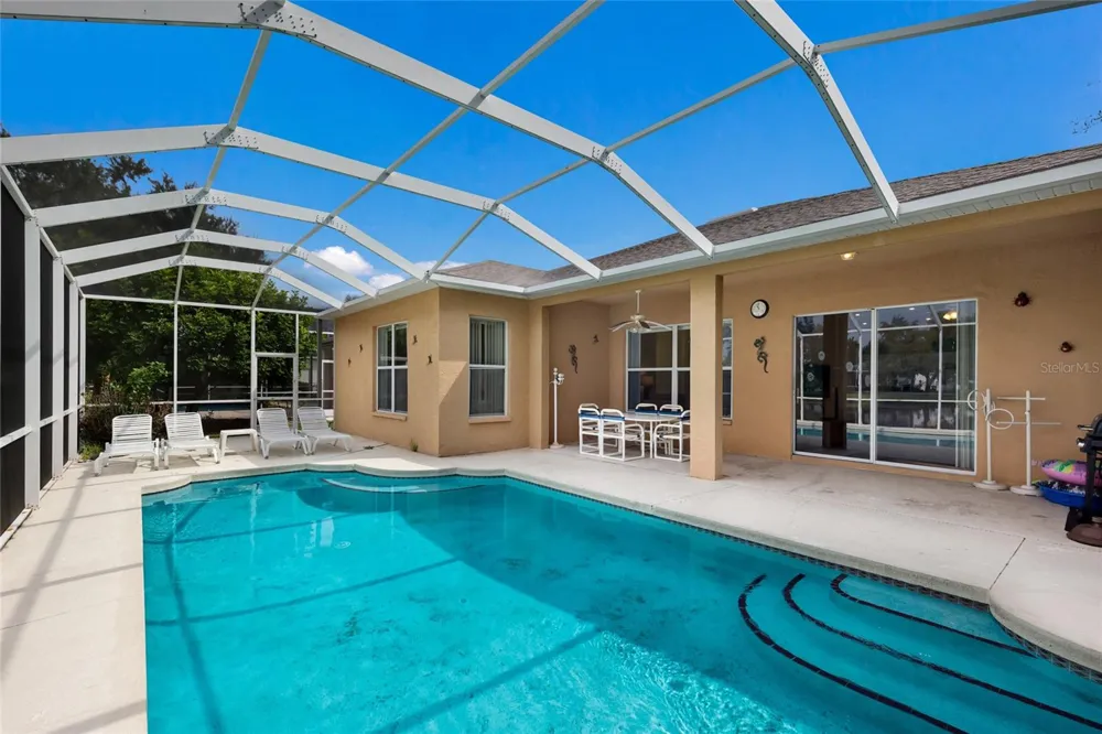 230 41ST STREET NE Bradenton, FL 34208