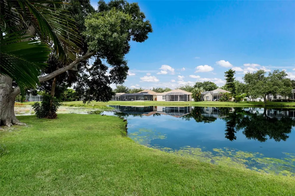 230 41ST STREET NE Bradenton, FL 34208