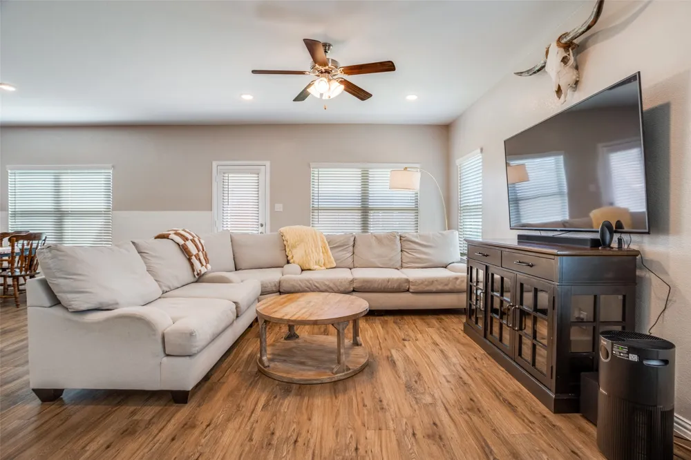 2209 Hanover Street Farmersville, TX 75442