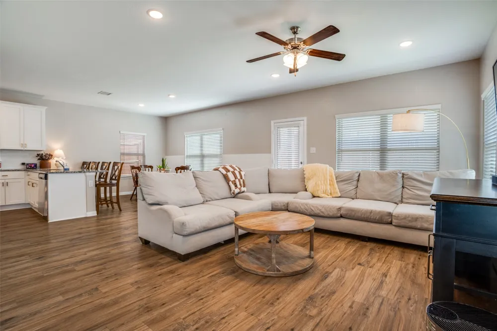 2209 Hanover Street Farmersville, TX 75442