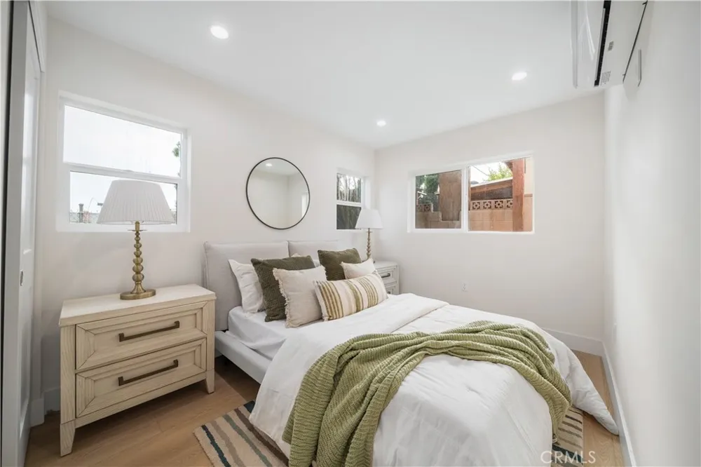 19920 Kittridge Street Winnetka, CA 91306