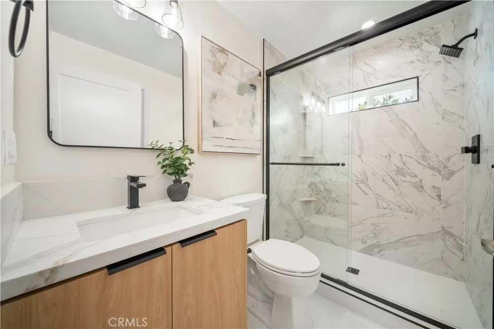 19920 Kittridge Street Winnetka, CA 91306