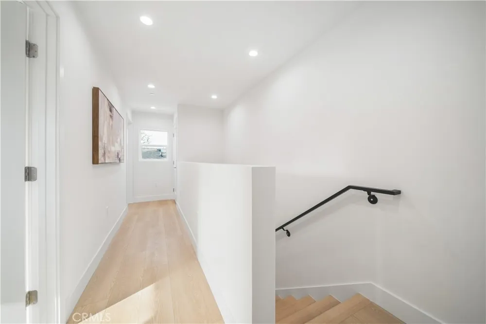 19920 Kittridge Street Winnetka, CA 91306