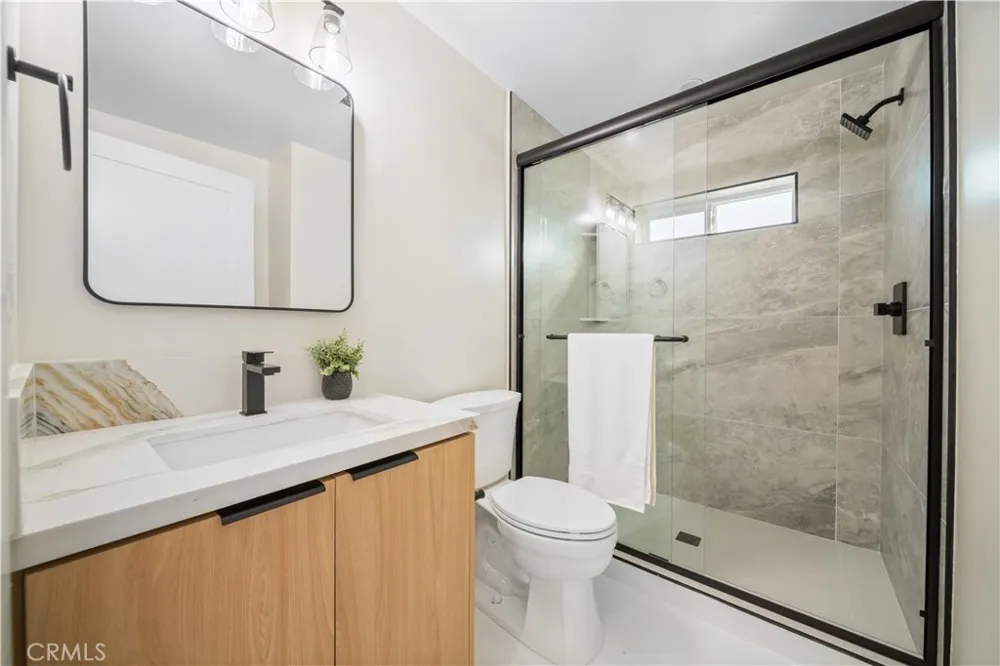 19920 Kittridge Street Winnetka, CA 91306