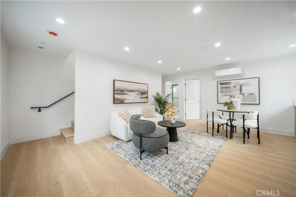 19920 Kittridge Street Winnetka, CA 91306