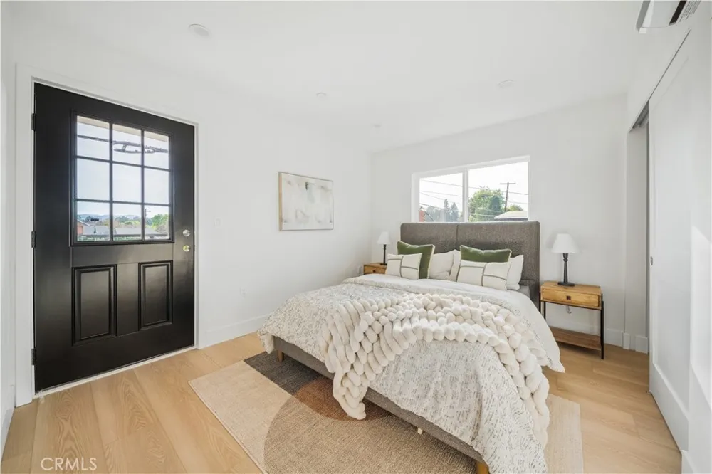 19920 Kittridge Street Winnetka, CA 91306