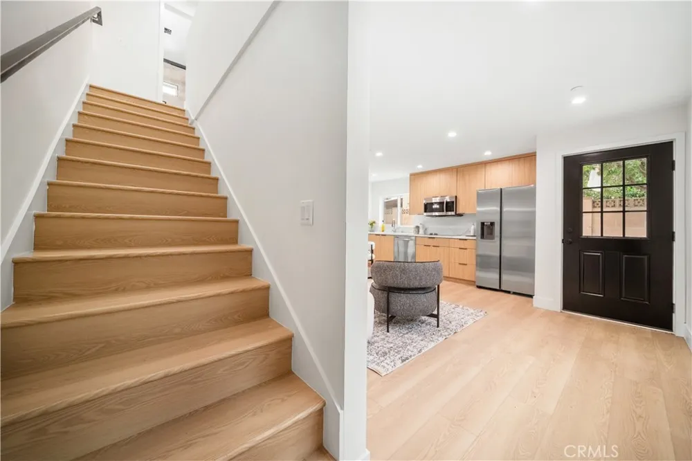 19920 Kittridge Street Winnetka, CA 91306