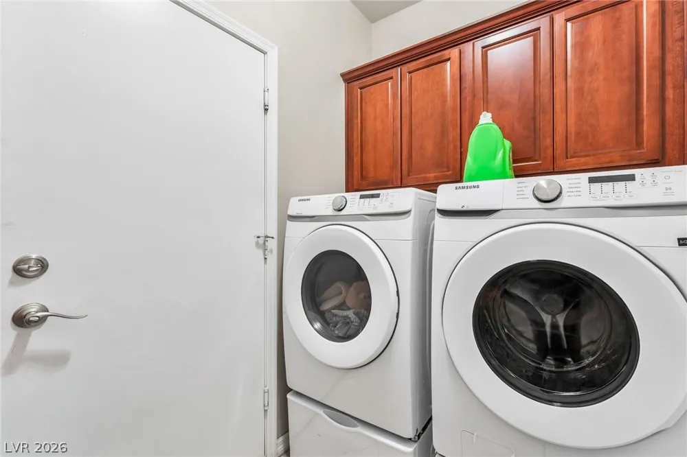 6450 Hughes Springs Drive Las Vegas, NV 89131