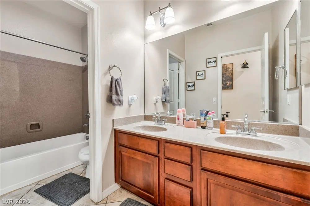 6450 Hughes Springs Drive Las Vegas, NV 89131