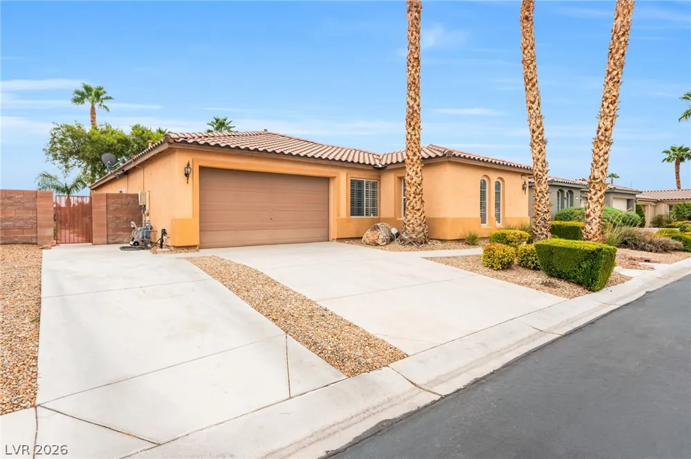 6450 Hughes Springs Drive Las Vegas, NV 89131
