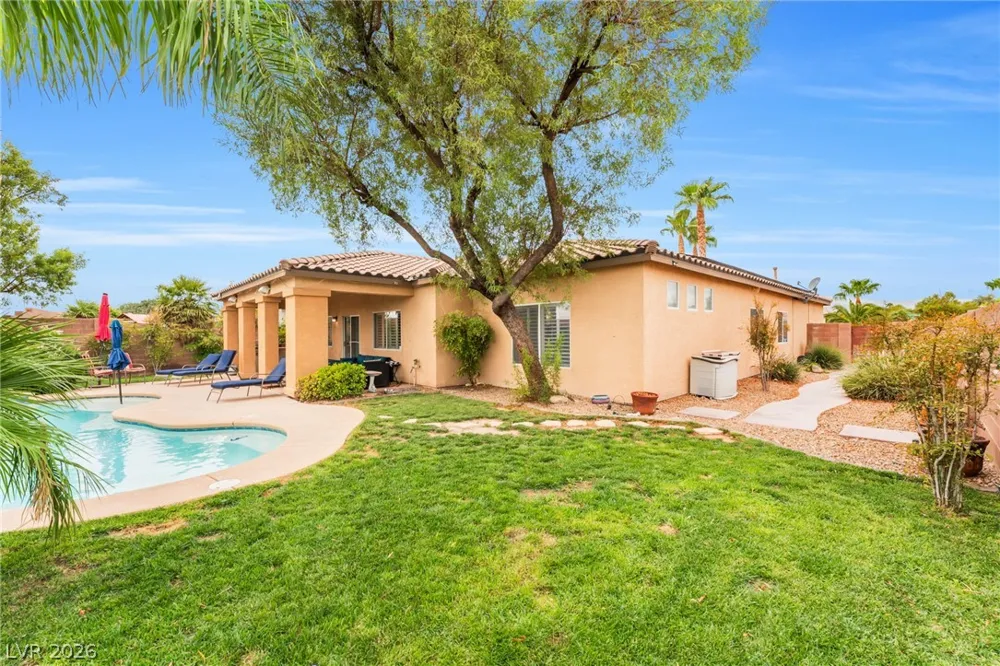 6450 Hughes Springs Drive Las Vegas, NV 89131