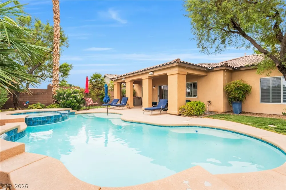 6450 Hughes Springs Drive Las Vegas, NV 89131
