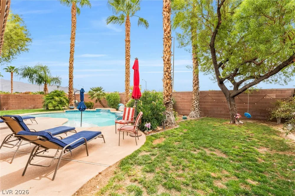 6450 Hughes Springs Drive Las Vegas, NV 89131
