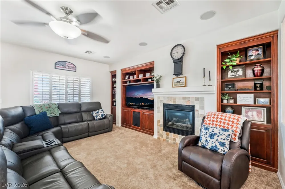 6450 Hughes Springs Drive Las Vegas, NV 89131