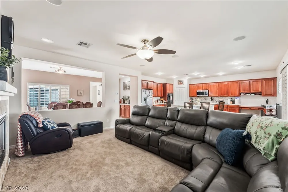 6450 Hughes Springs Drive Las Vegas, NV 89131
