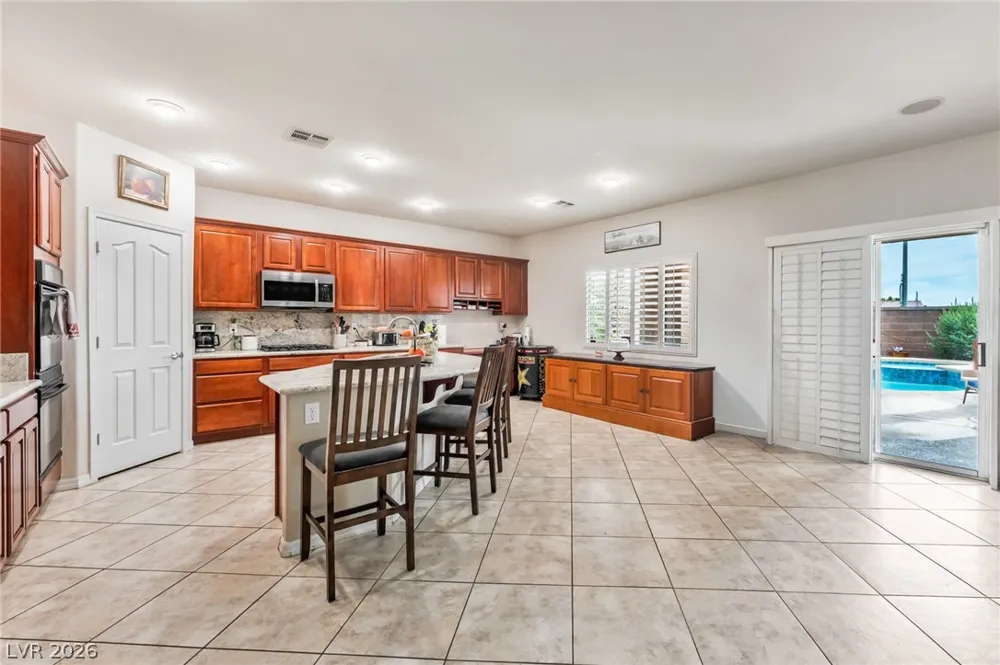 6450 Hughes Springs Drive Las Vegas, NV 89131