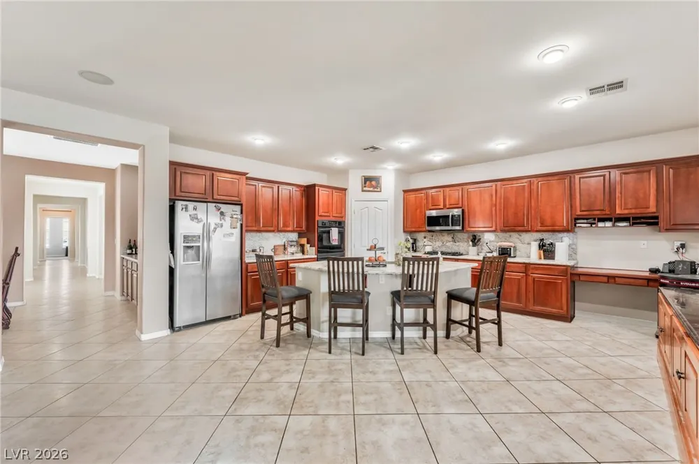 6450 Hughes Springs Drive Las Vegas, NV 89131