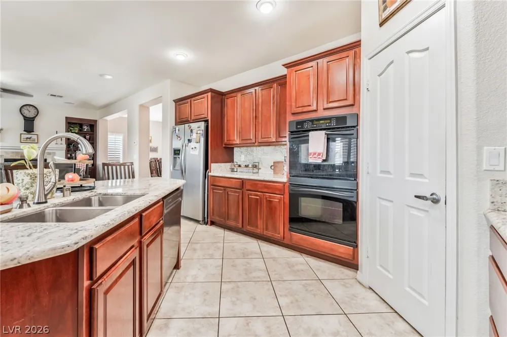 6450 Hughes Springs Drive Las Vegas, NV 89131