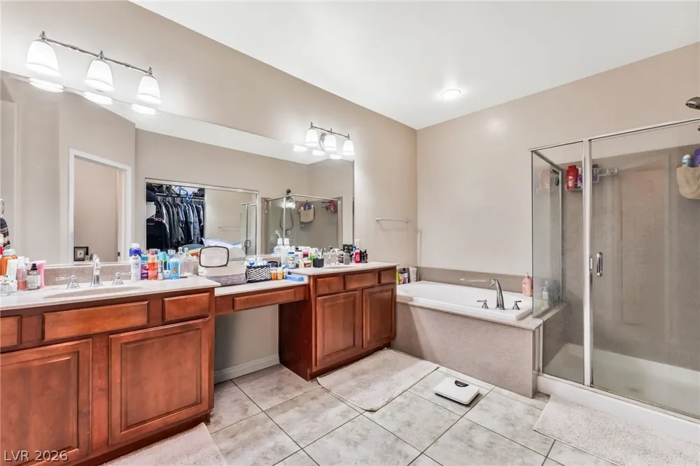 6450 Hughes Springs Drive Las Vegas, NV 89131