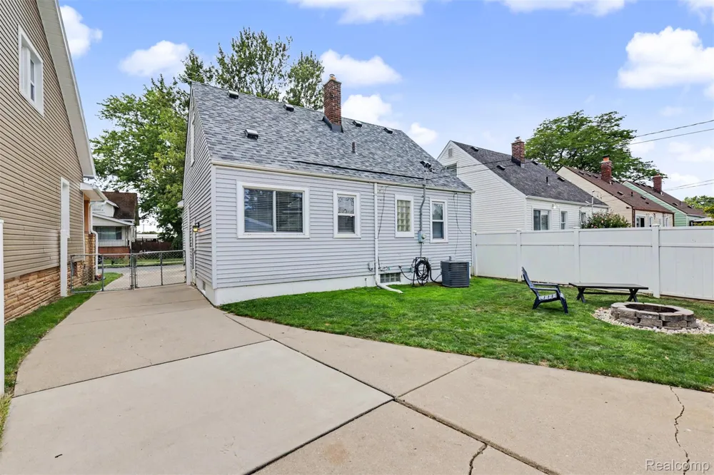 1646 Mill Street Lincoln Park City, MI 48146