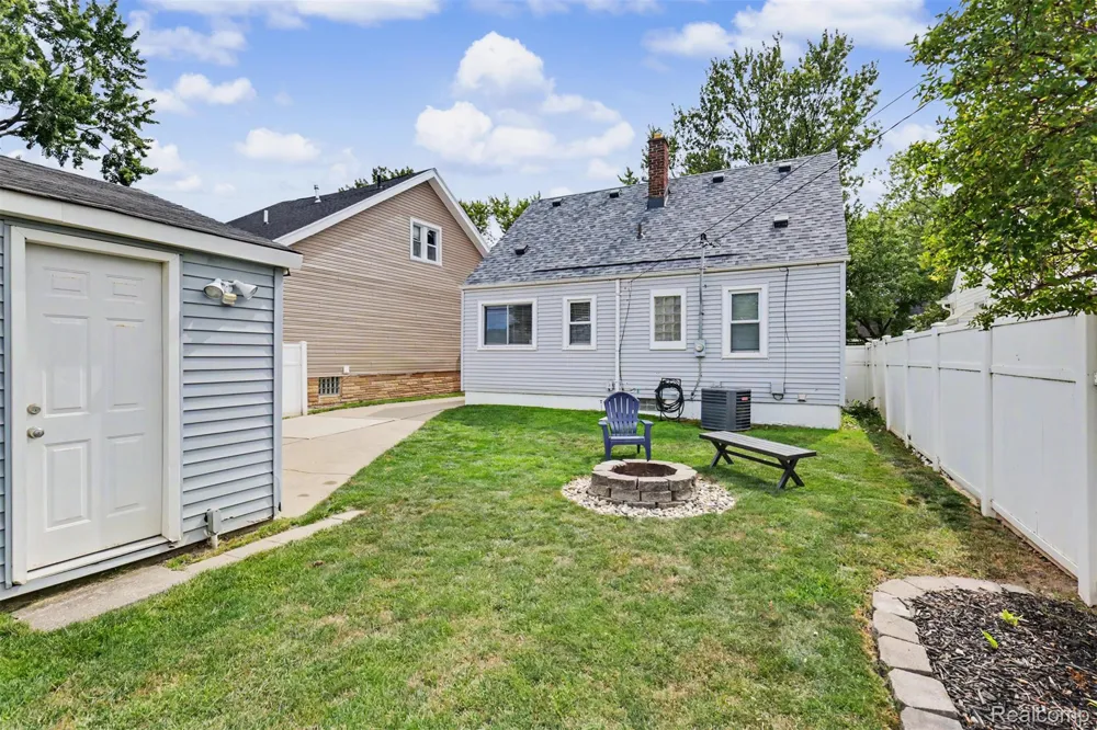 1646 Mill Street Lincoln Park City, MI 48146
