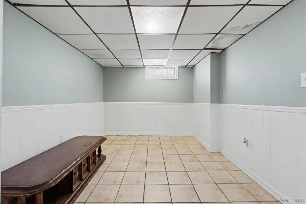 1646 Mill Street Lincoln Park City, MI 48146