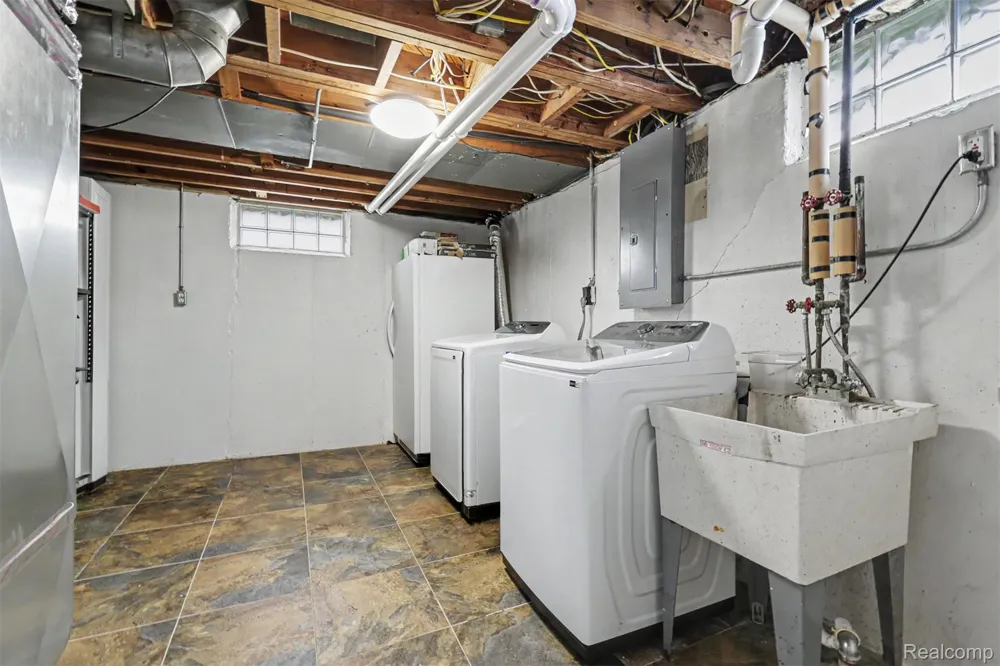 1646 Mill Street Lincoln Park City, MI 48146