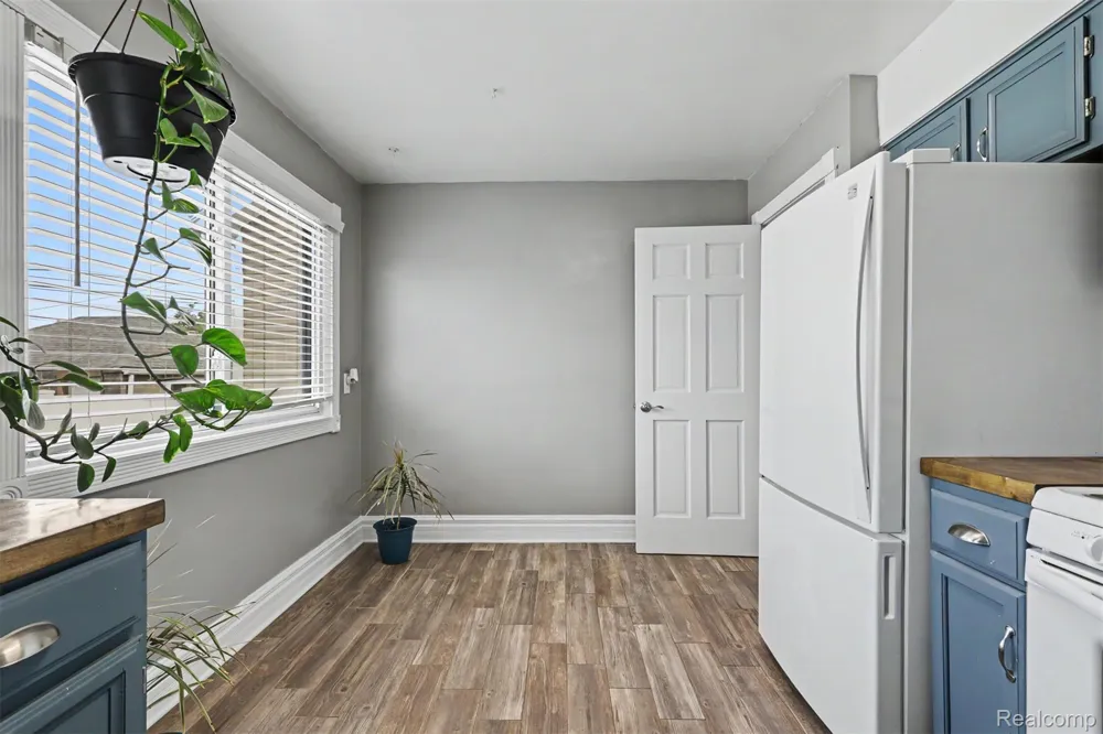 1646 Mill Street Lincoln Park City, MI 48146