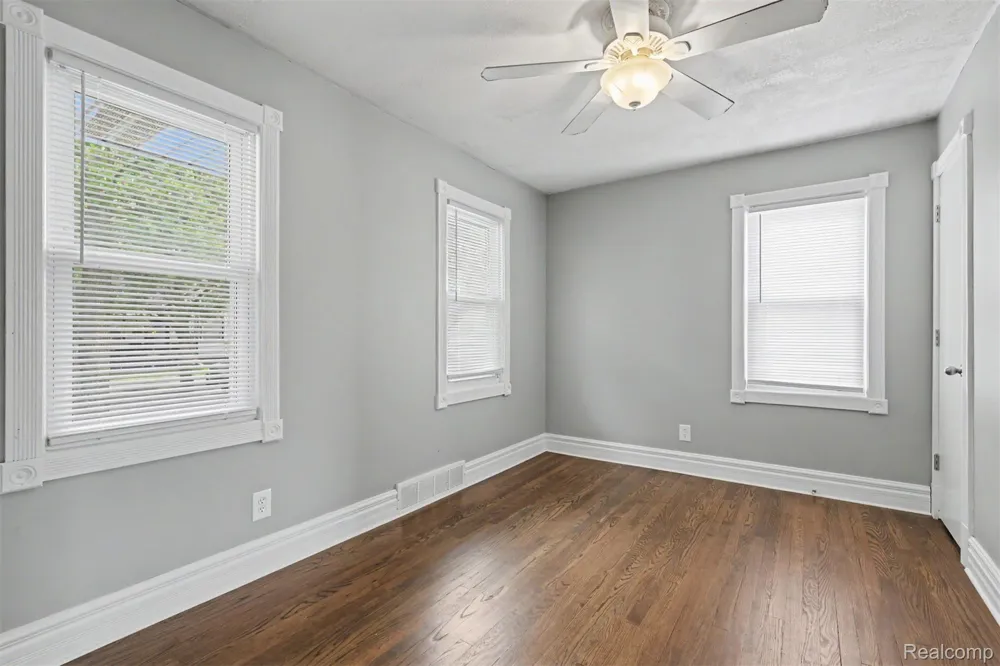 1646 Mill Street Lincoln Park City, MI 48146